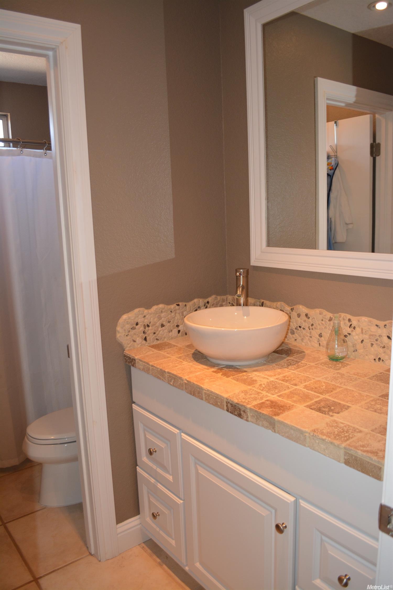 688 Jonquil Dr, Lathrop, CA 95330 photo 20