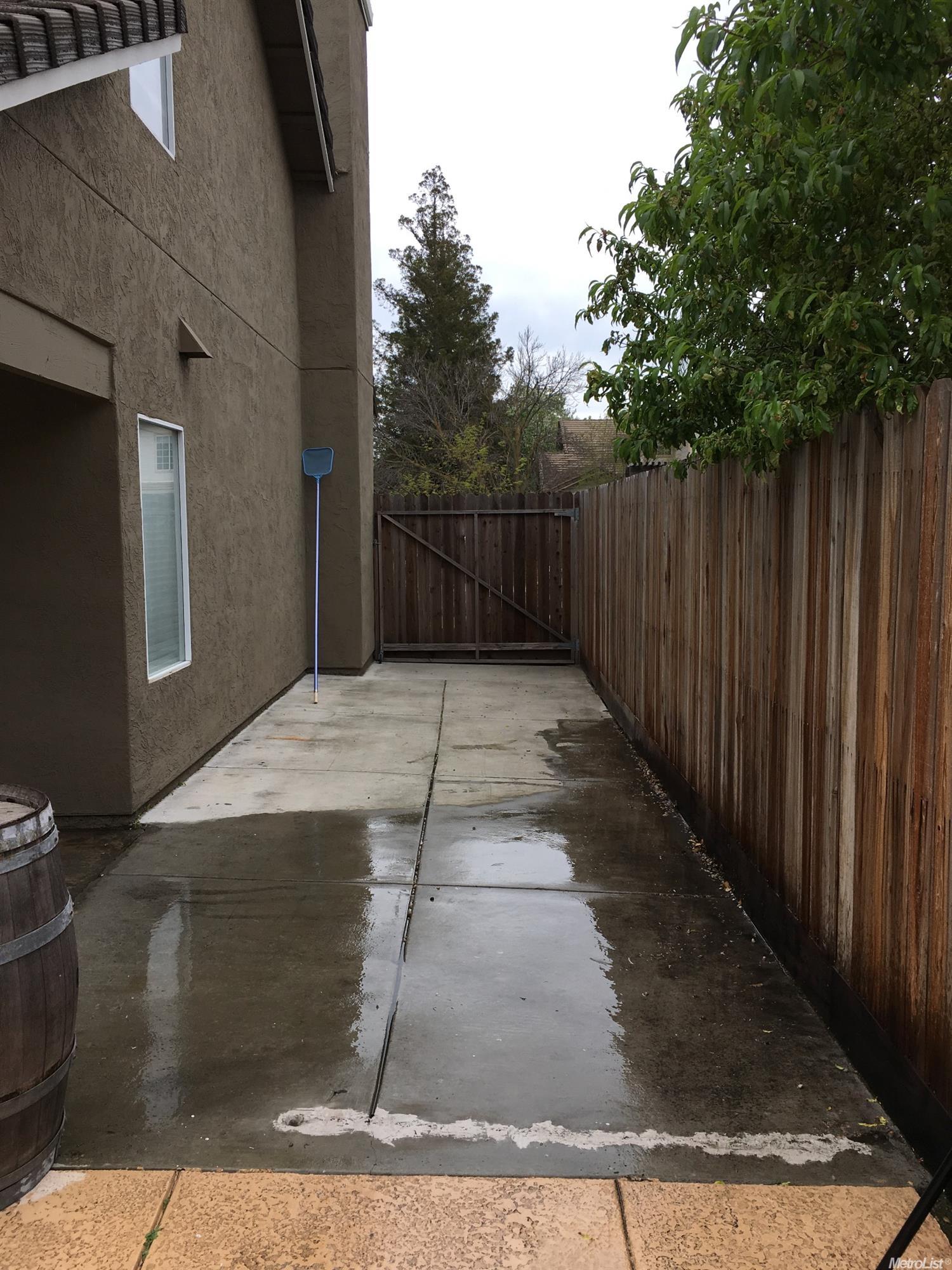688 Jonquil Dr, Lathrop, CA 95330 photo 30
