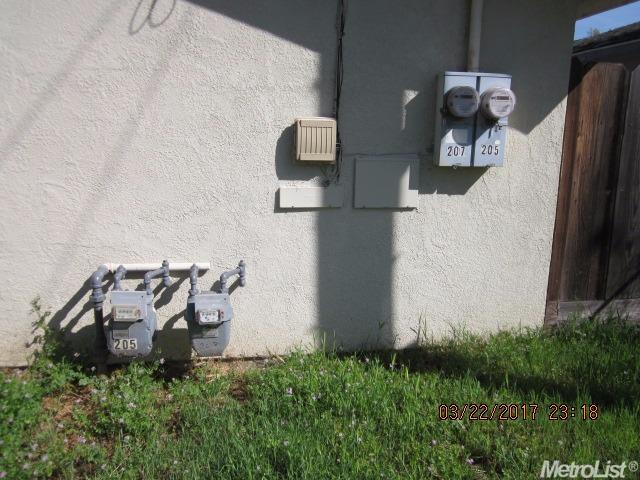 205 Oak St, Modesto, CA 95351 photo 3