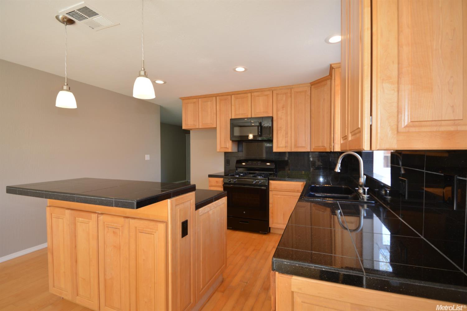 2040 Chester Dr, Tracy, CA 95376 photo 13