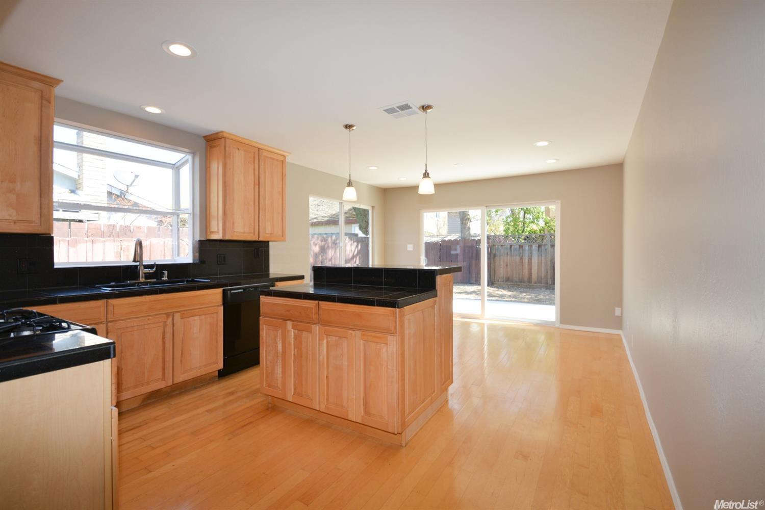 2040 Chester Dr, Tracy, CA 95376 photo 12
