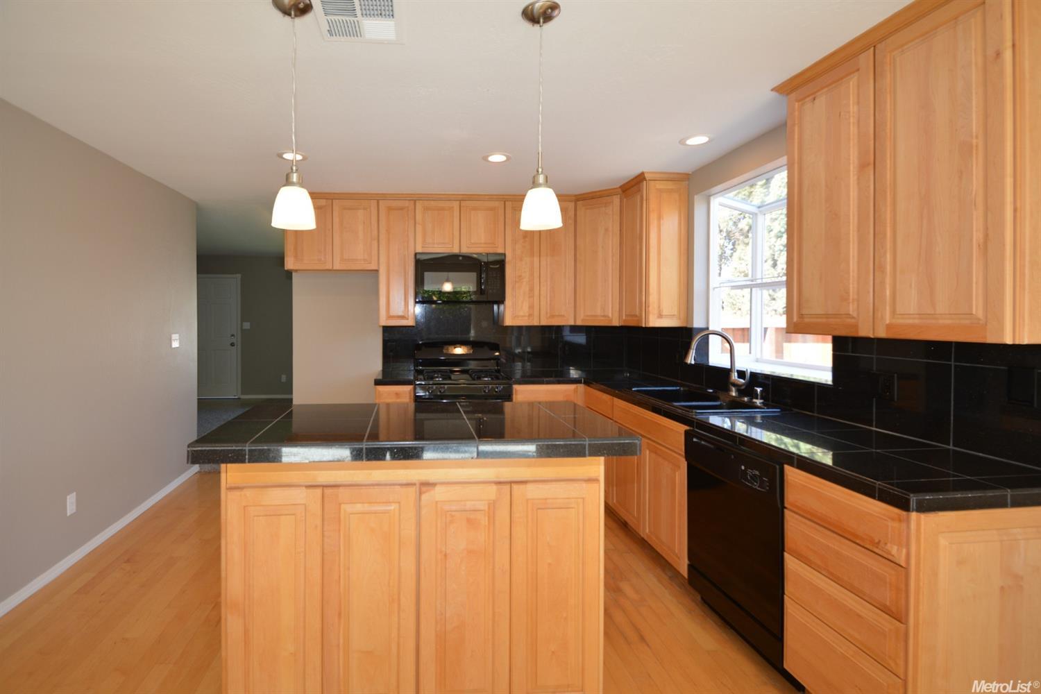 2040 Chester Dr, Tracy, CA 95376 photo 14