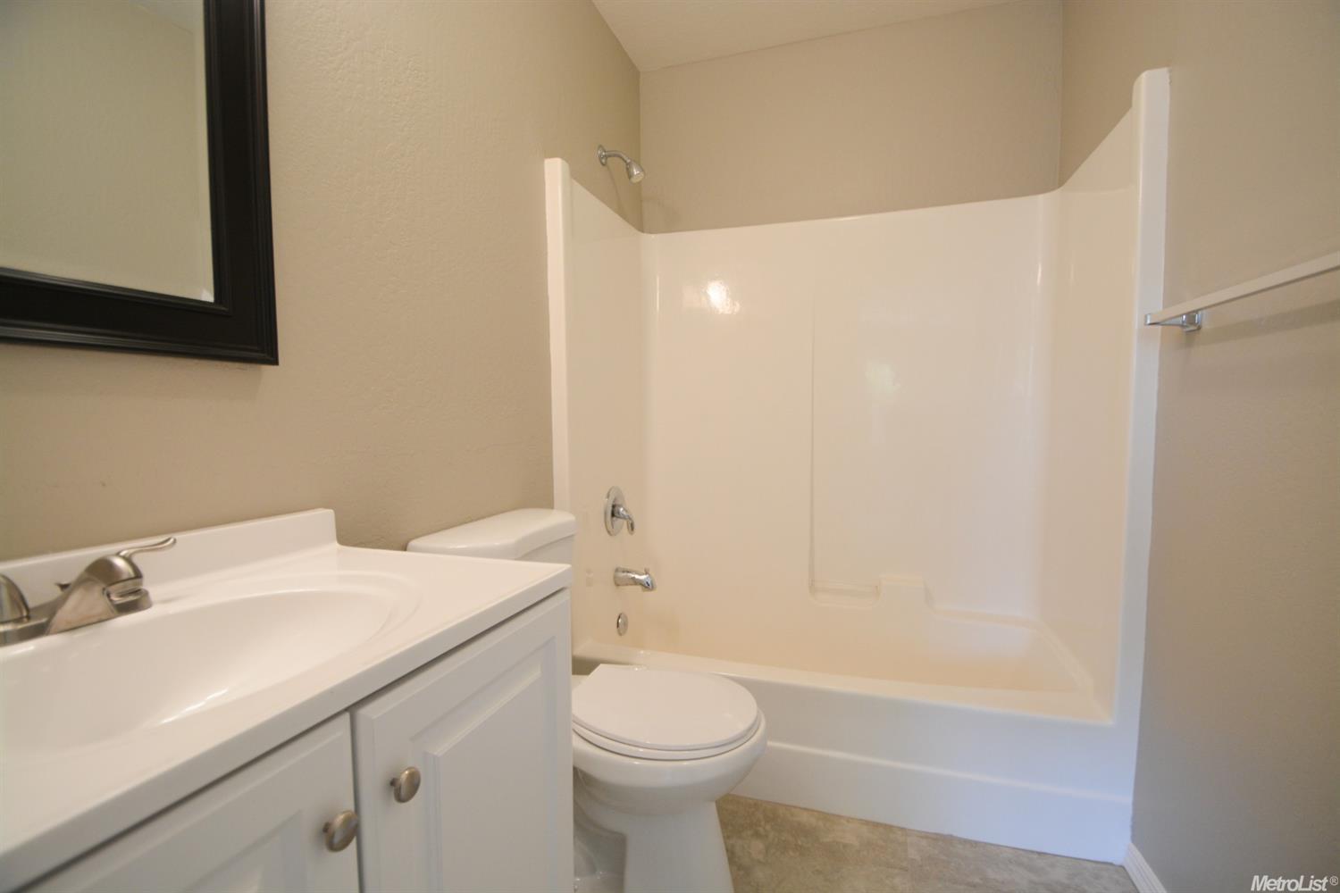 2040 Chester Dr, Tracy, CA 95376 photo 18