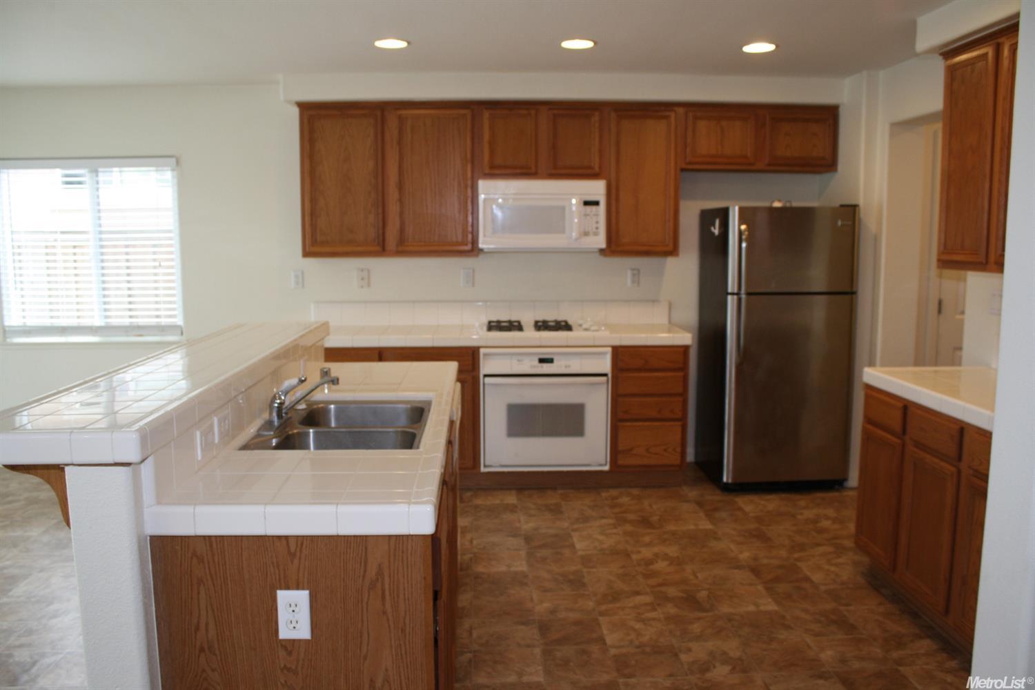 362 Apple Grove Ave, Lathrop, CA 95330 photo 5