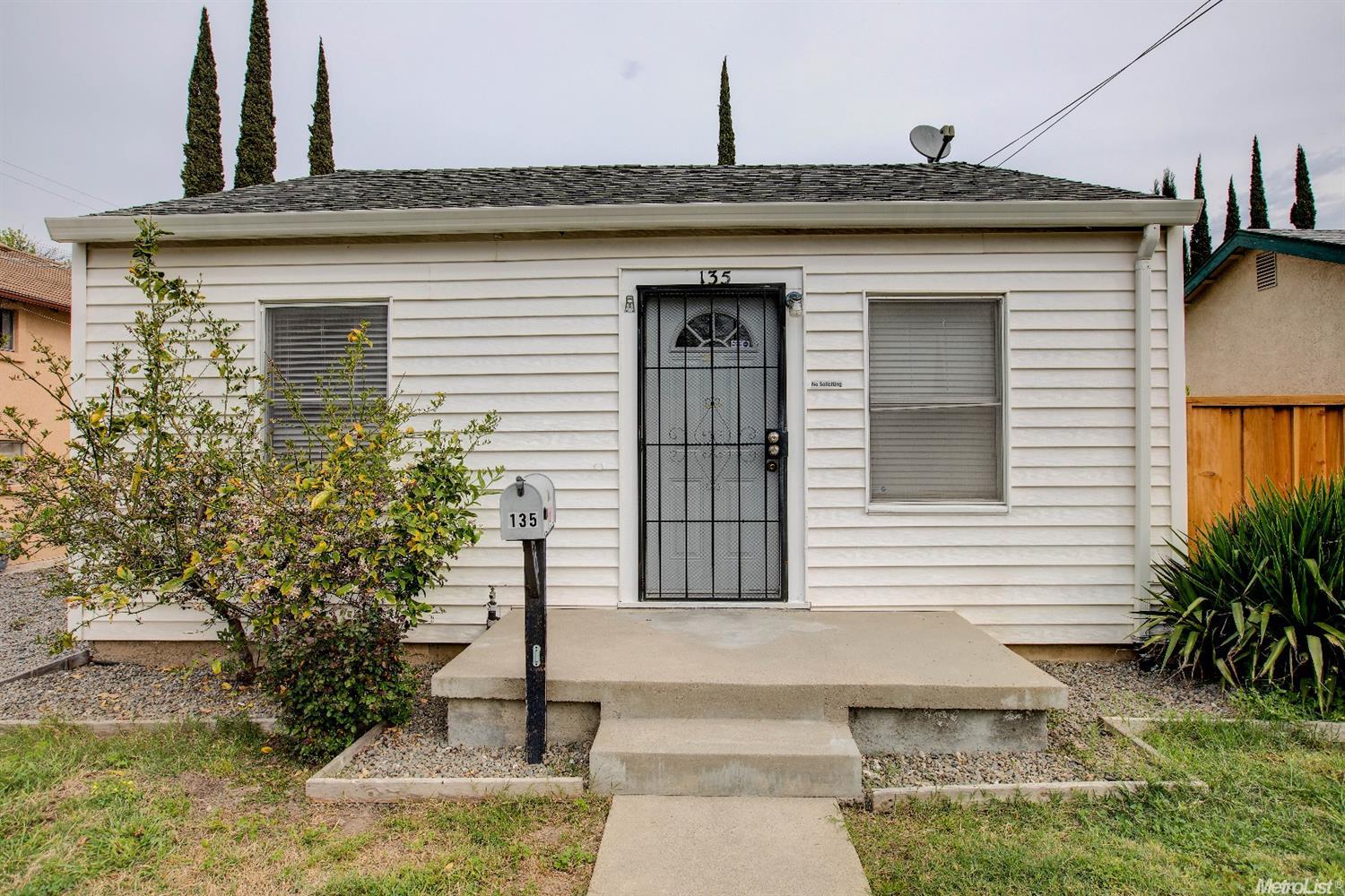 135 W Lowell Ave, Tracy, CA 95376 photo 1