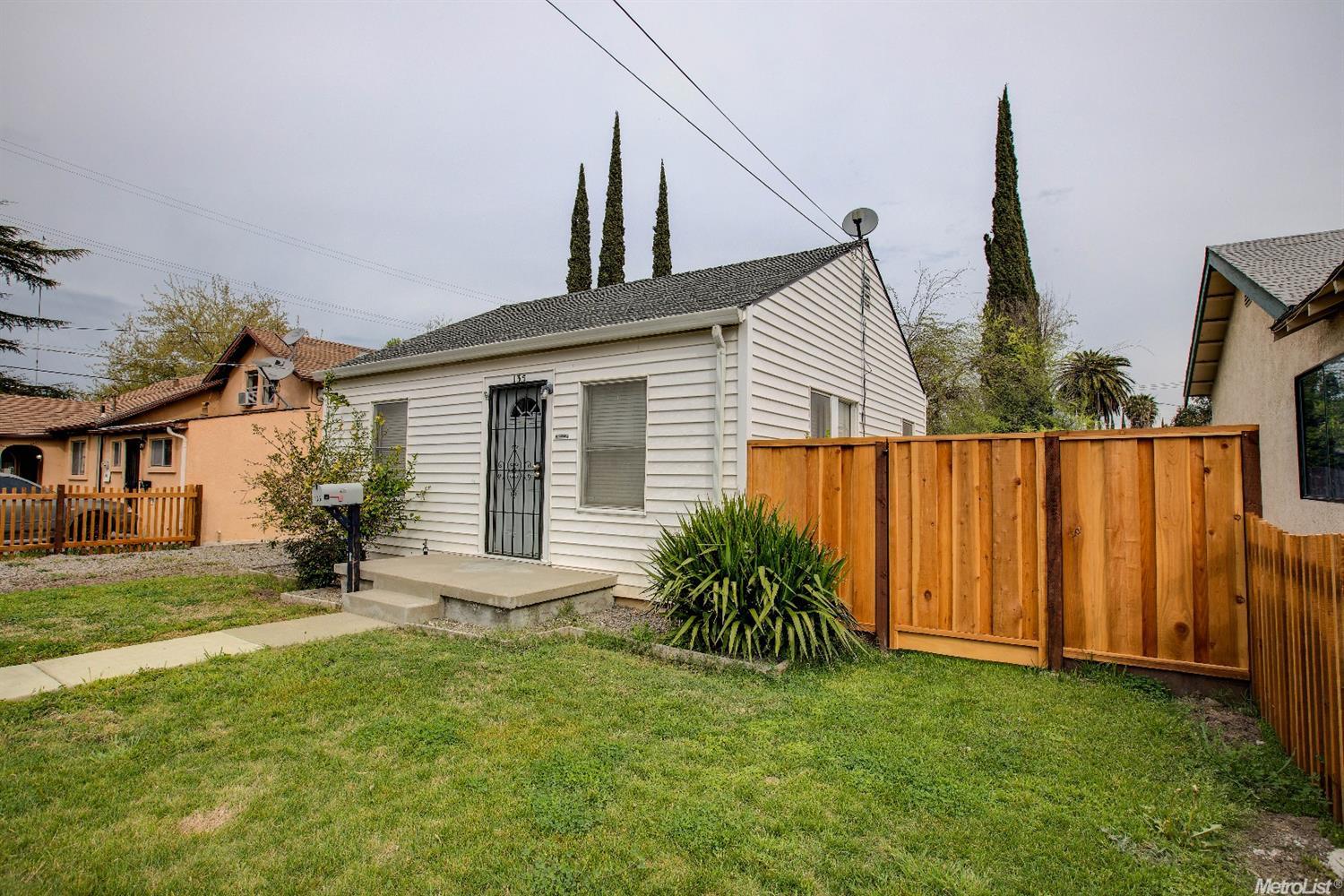 135 W Lowell Ave, Tracy, CA 95376 photo 2