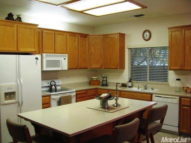 3370 Brookstone Dr, Turlock, CA 95382 photo 5