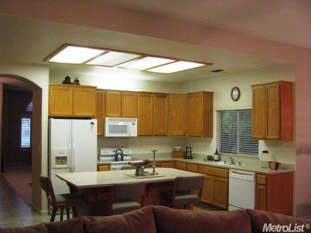3370 Brookstone Dr, Turlock, CA 95382 photo 4