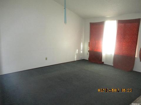 2829 Alphonse Dr, Ceres, CA 95307 photo 2