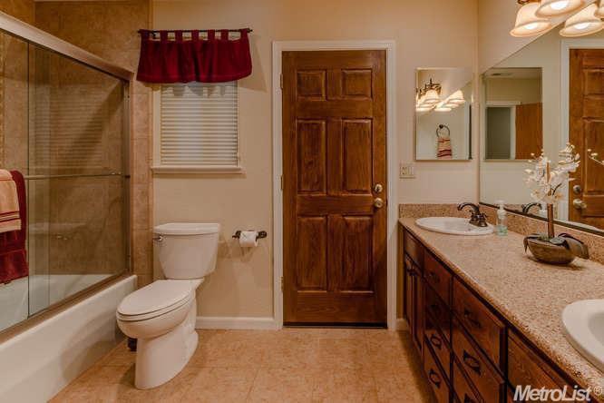 555 Foxfire Dr, Manteca, CA 95337 photo 17