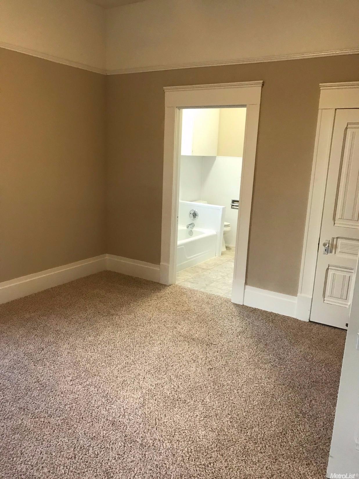 809 S School St, Lodi, CA 95240 photo 8