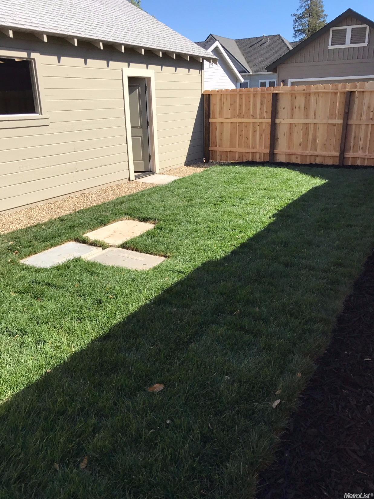 809 S School St, Lodi, CA 95240 photo 2