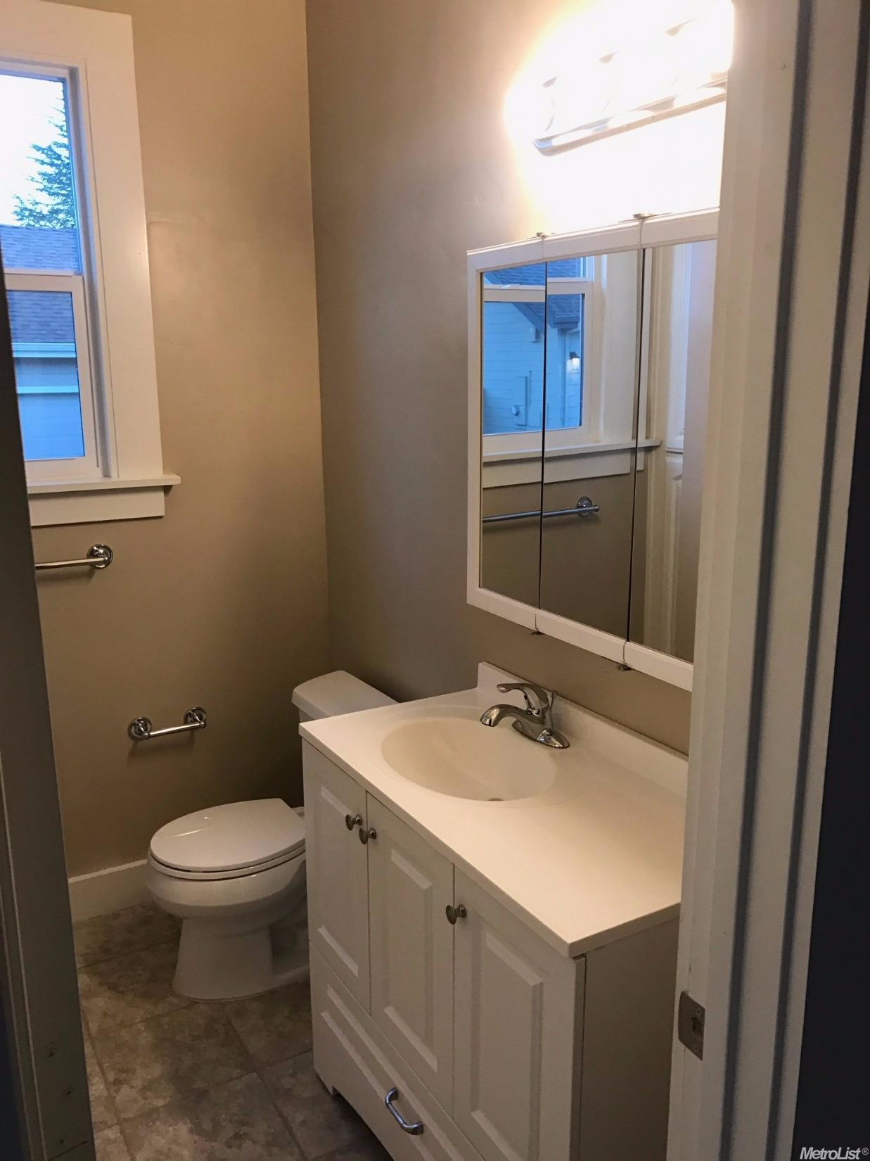 809 S School St, Lodi, CA 95240 photo 9