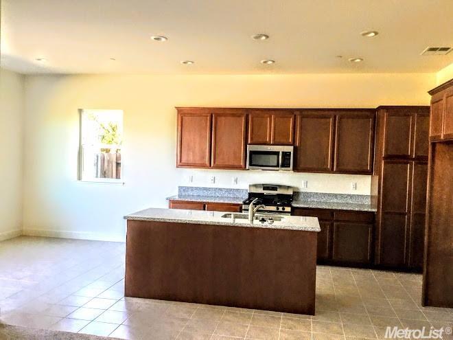 1779 Ettle St, Manteca, CA 95337 photo 4