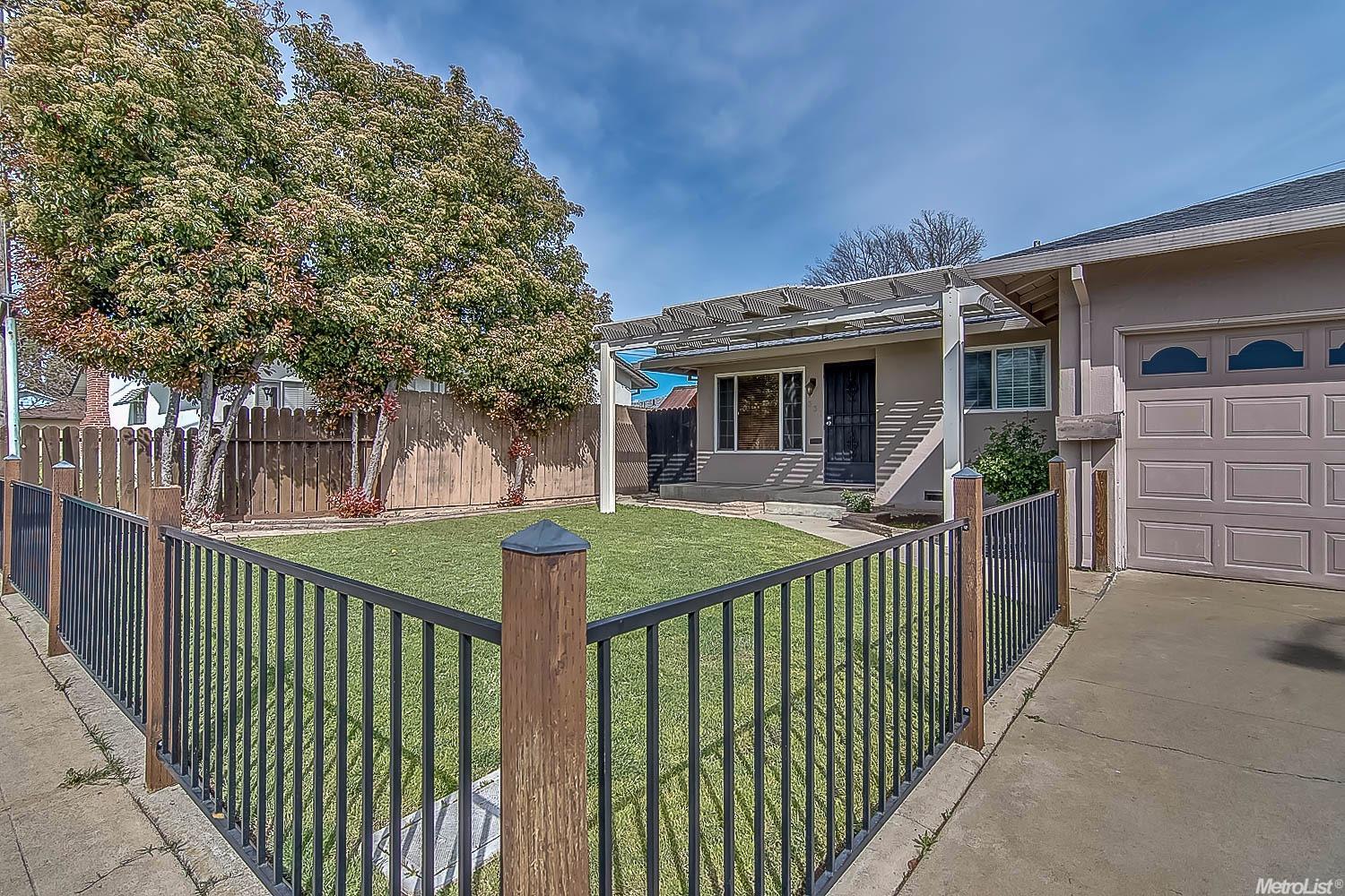331 Olive Ct, Lodi, CA 95240 photo 4