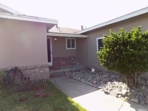 1242 Cooper Dr, Manteca, CA 95336 photo 2