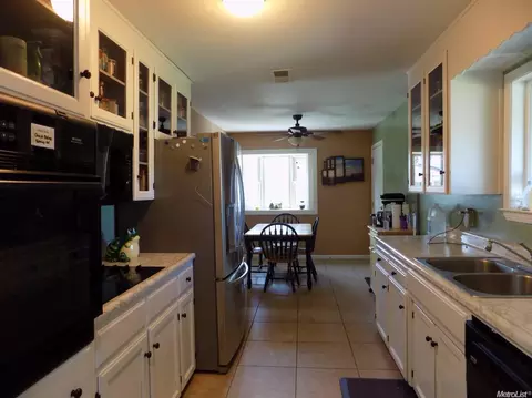 1242 Cooper Dr, Manteca, CA 95336 photo 8