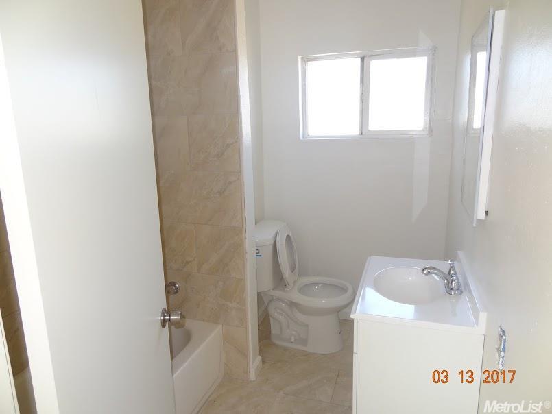 709 5th St, Stockton, CA 95206 photo 5