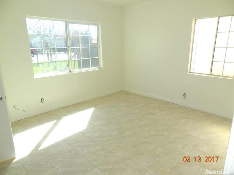 709 5th St, Stockton, CA 95206 photo 4