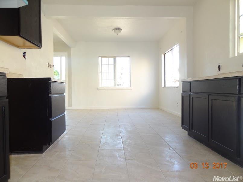 709 5th St, Stockton, CA 95206 photo 2