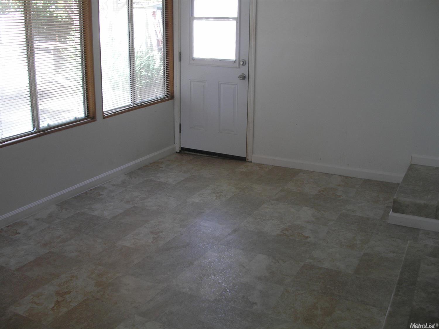 5031 Kahn St, Carmichael, CA 95608 photo 9