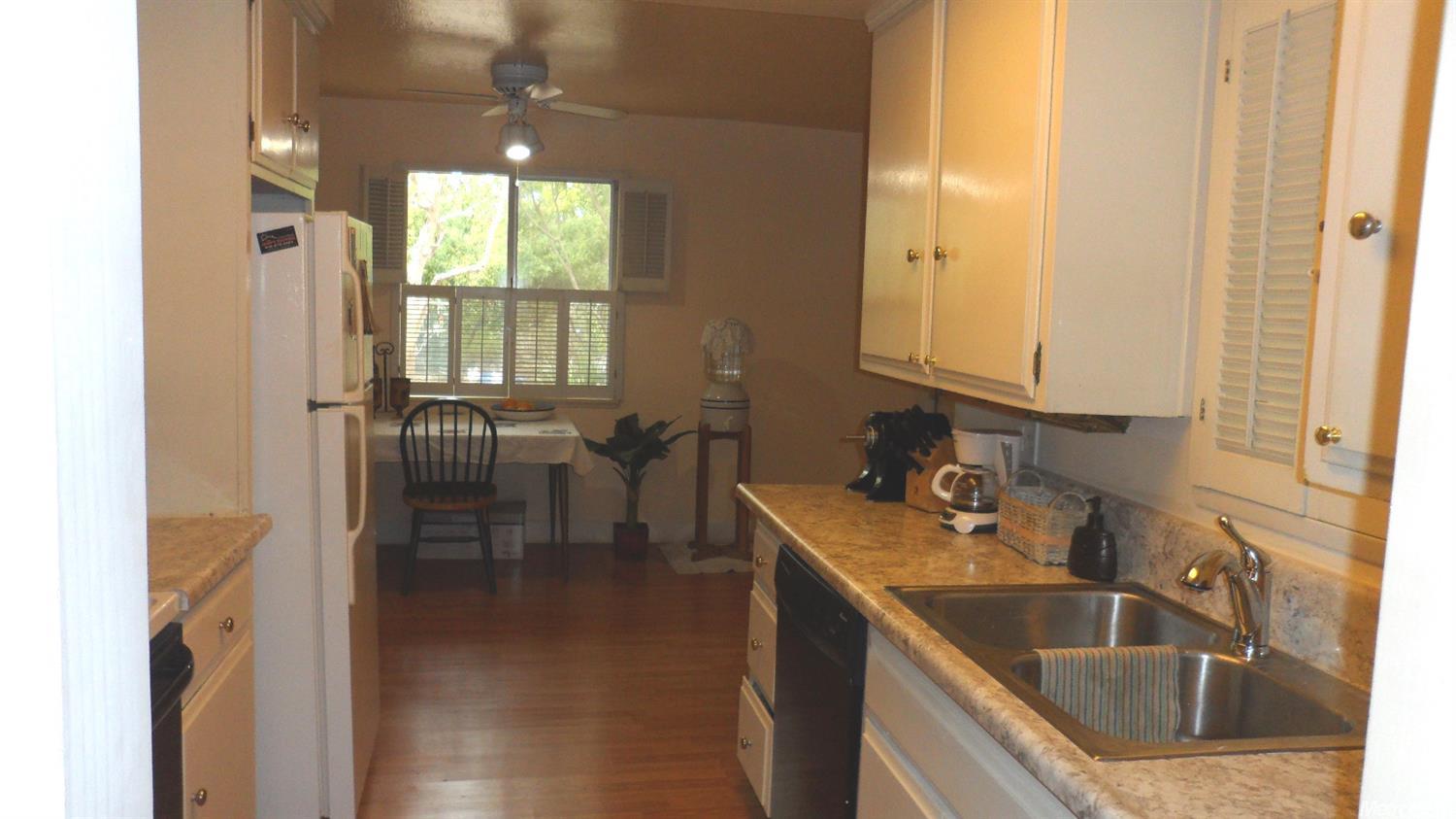 5031 Kahn St, Carmichael, CA 95608 photo 4
