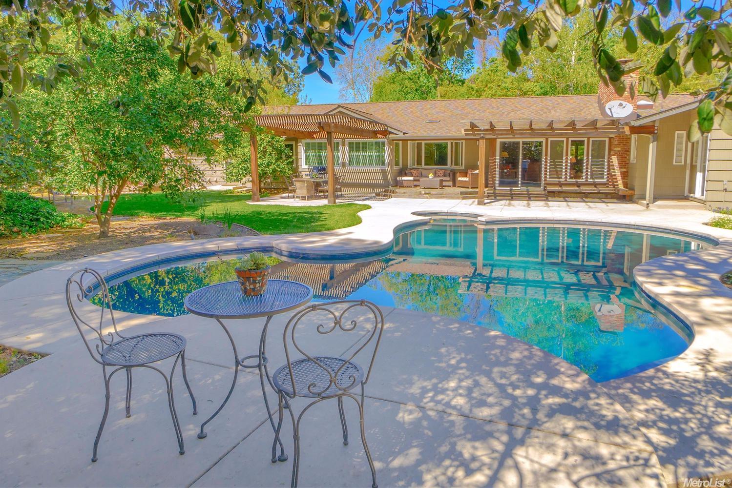 27265 Meadowbrook Dr, Davis, CA 95618 photo 4