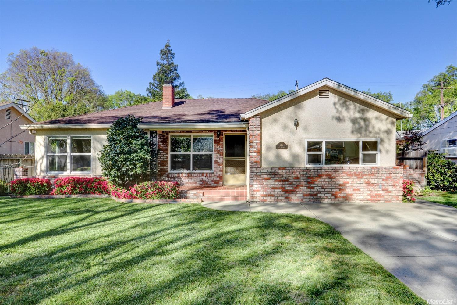 1317 Fulton St, Modesto, CA 95350 photo 2