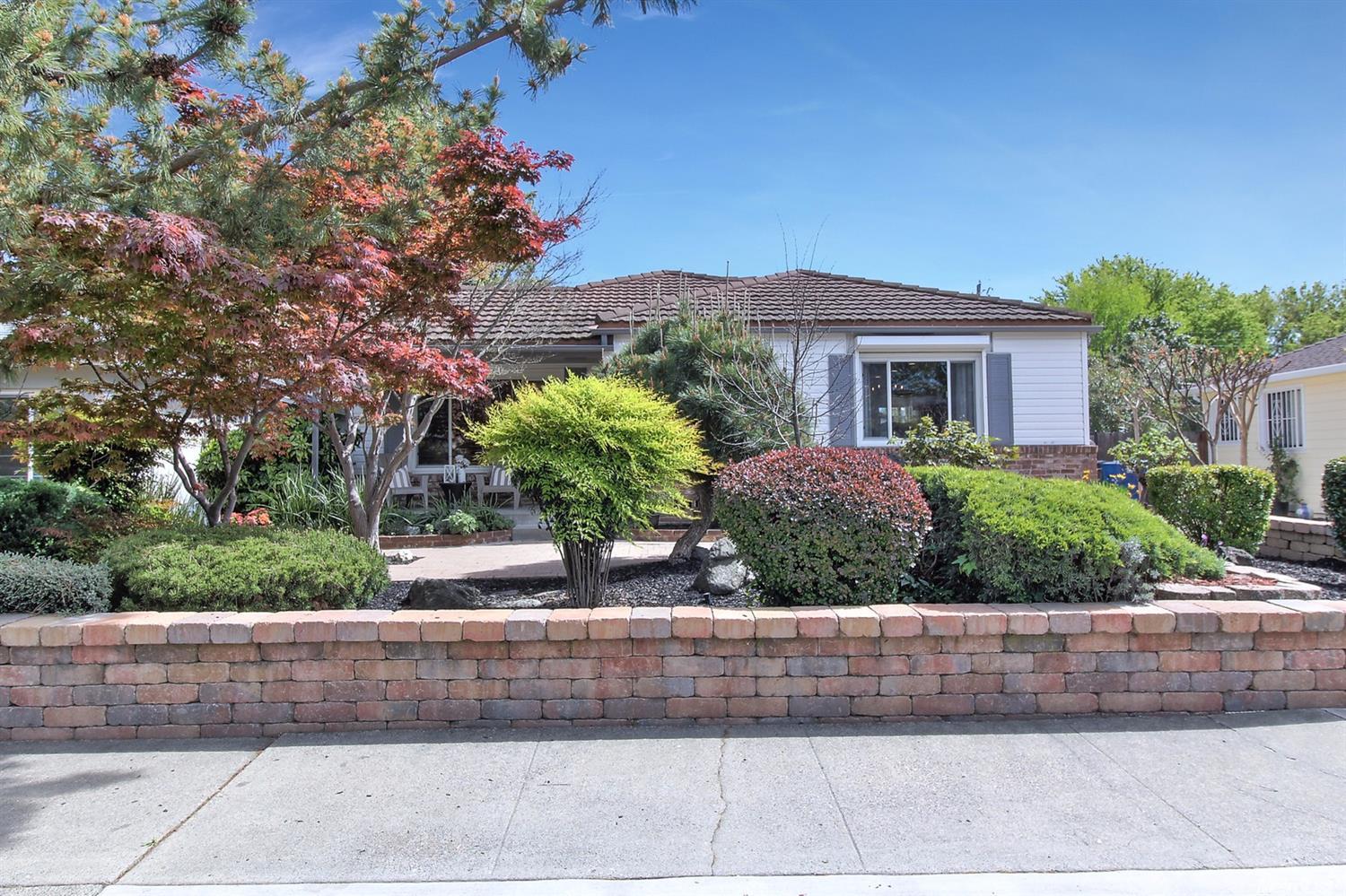 47 36th Way, Sacramento, CA 95819 photo 2