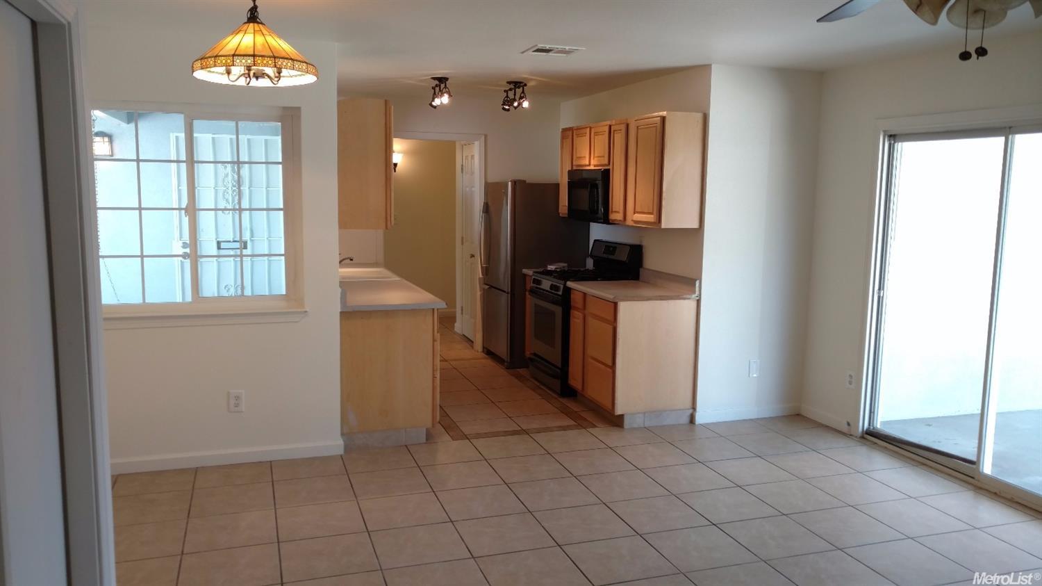 1716 Ensenada Dr, Modesto, CA 95355 photo 4