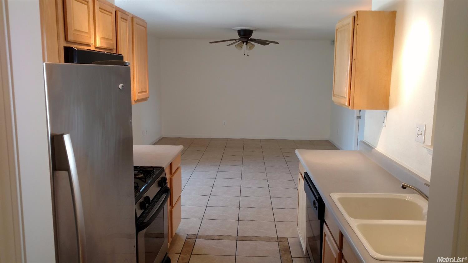 1716 Ensenada Dr, Modesto, CA 95355 photo 3