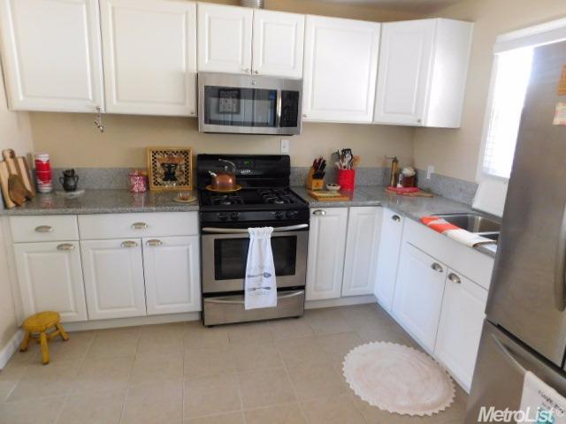 2225 Ada St, Modesto, CA 95354 photo 2