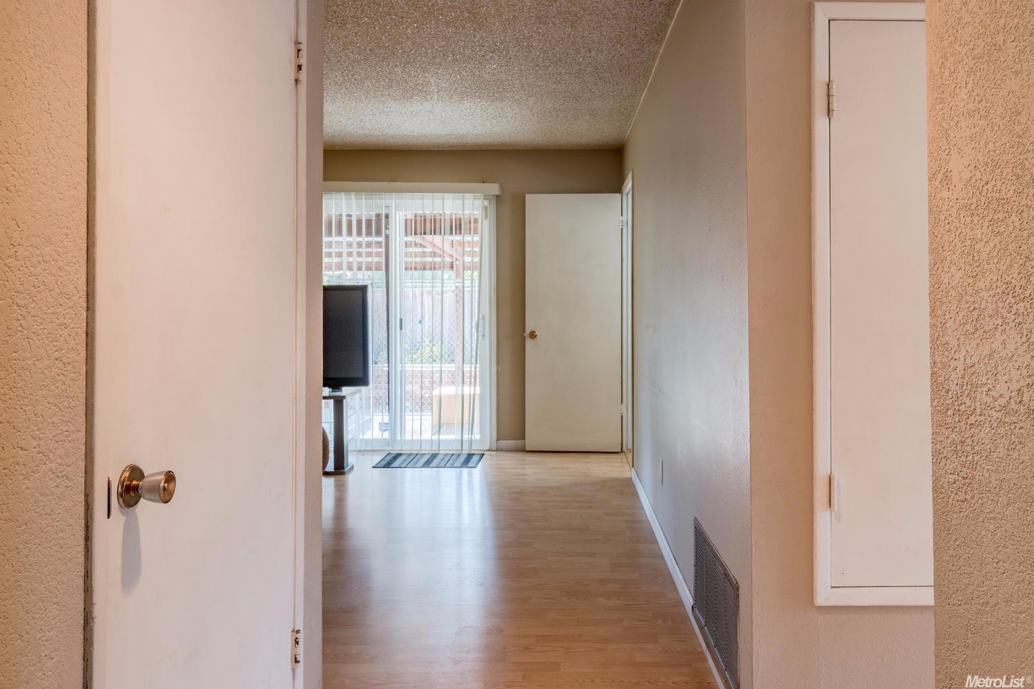 711 N Hickory Ave, Tracy, CA 95376 photo 3