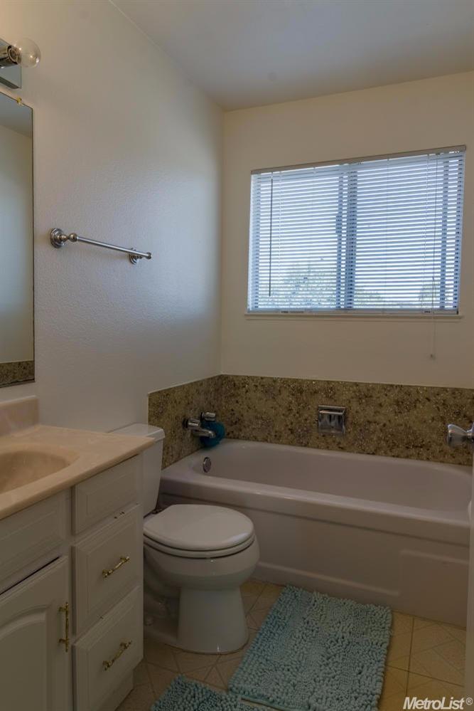 711 N Hickory Ave, Tracy, CA 95376 photo 18