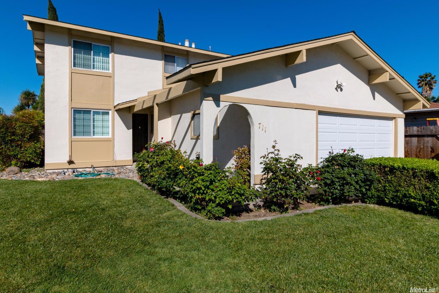 711 N Hickory Ave, Tracy, CA 95376 photo 1