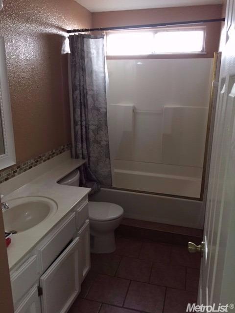 1708 Grassland Way, Modesto, CA 95358 photo 11