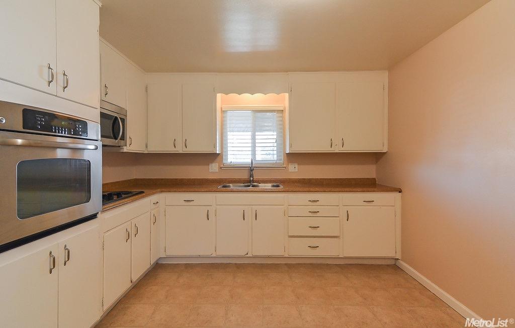 5784 Mohican Dr, Manteca, CA 95336 photo 8