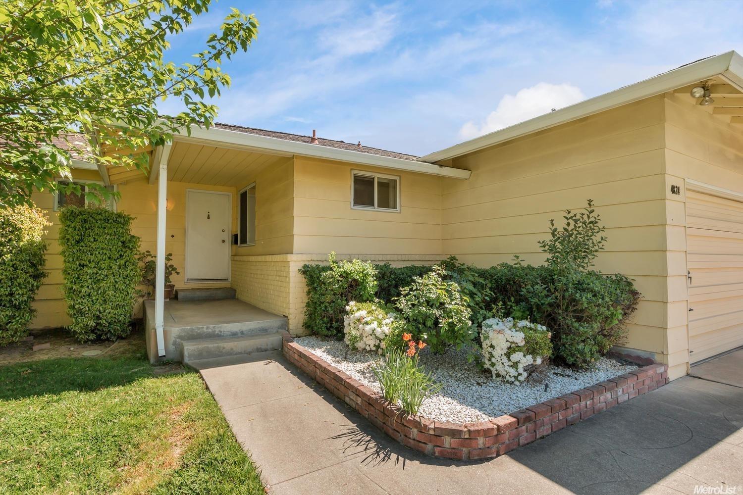4824 Schuyler Dr, Carmichael, CA 95608 photo 3