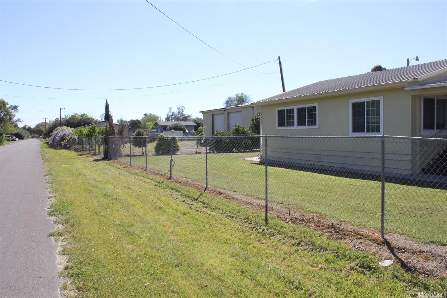 300 Cowan St, Modesto, CA 95358 photo 3