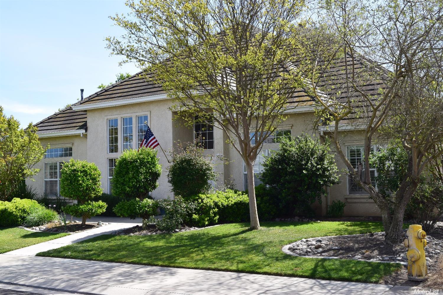 592 Helen Dr, Ripon, CA 95366 photo 1