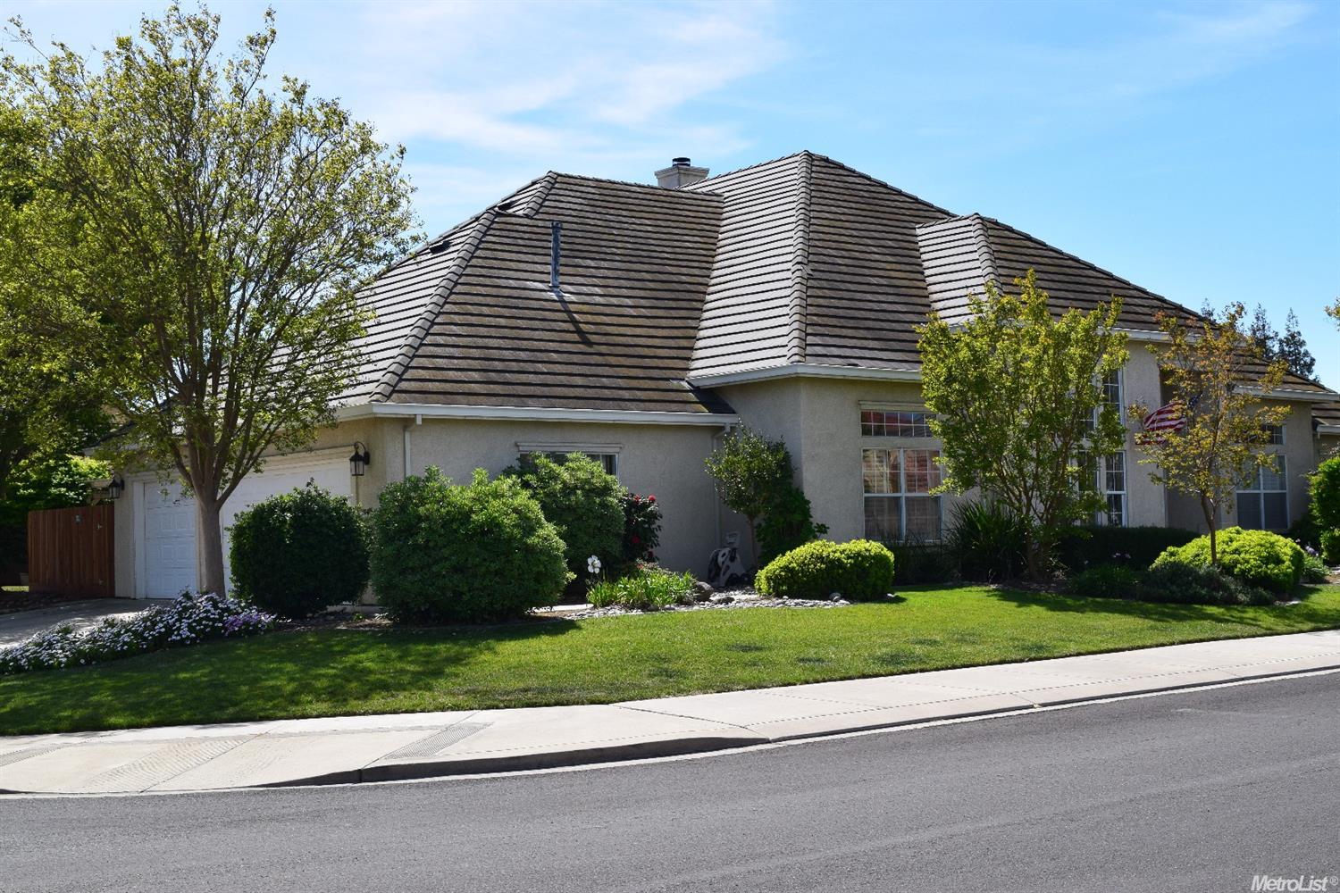 592 Helen Dr, Ripon, CA 95366 photo 2