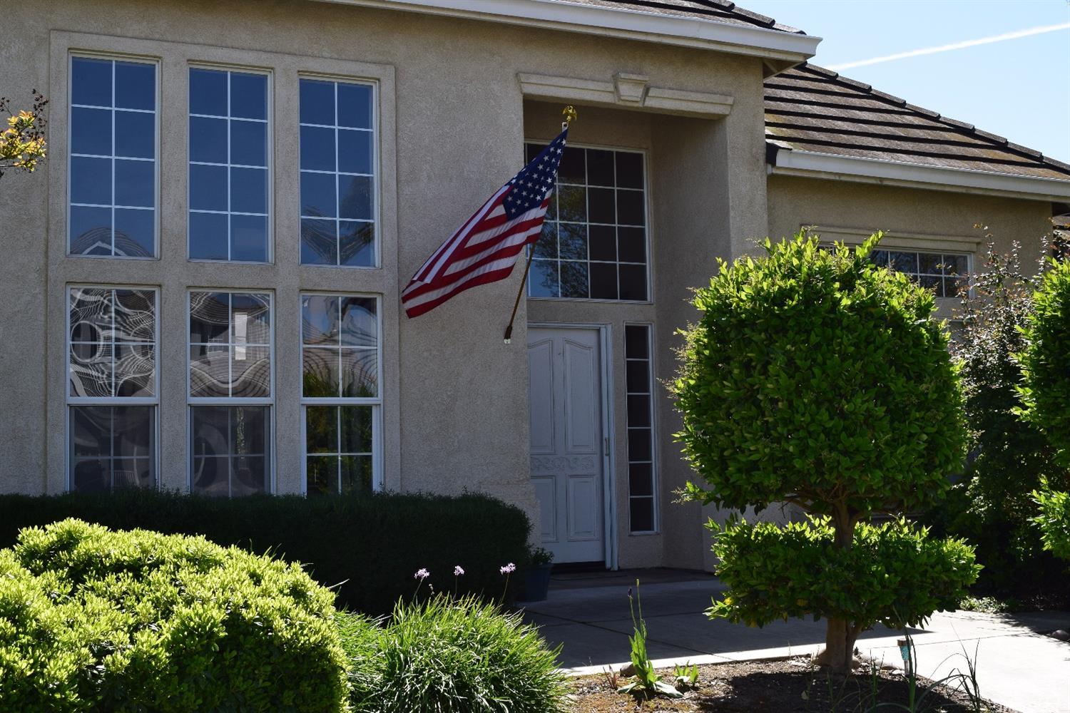 592 Helen Dr, Ripon, CA 95366 photo 3