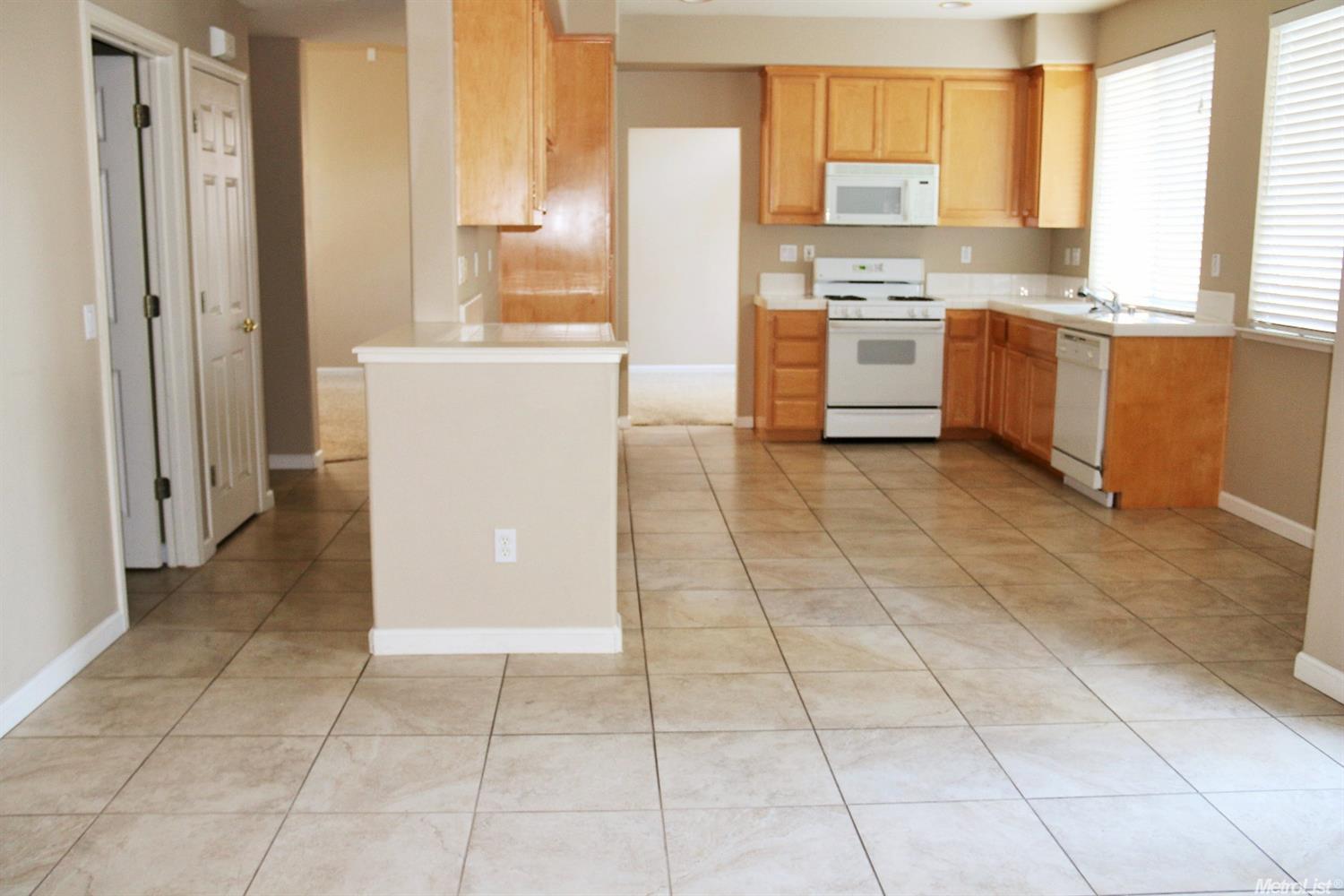 472 Montclair Ln, Tracy, CA 95376 photo 8