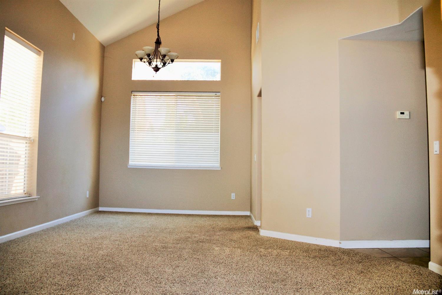 472 Montclair Ln, Tracy, CA 95376 photo 3