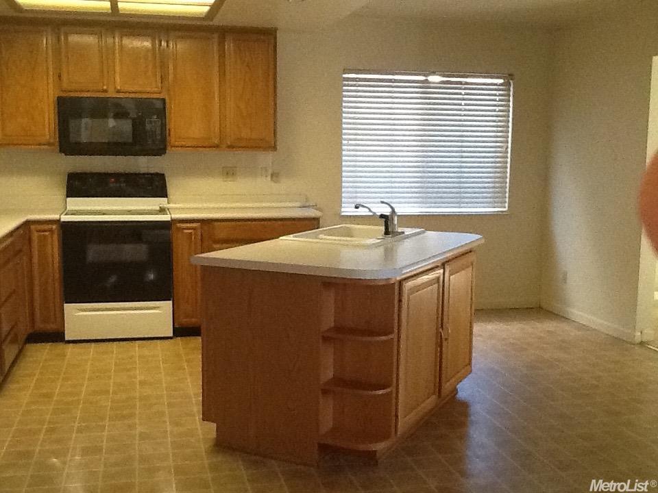3916 Louisburg Ave, Modesto, CA 95357 photo 1