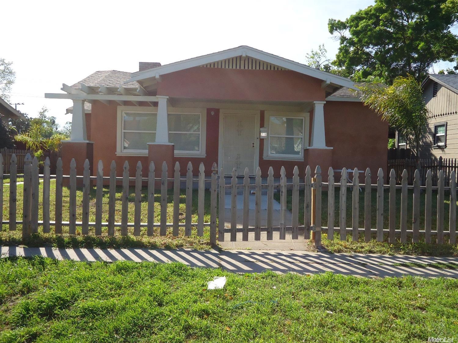218 Sunset Blvd, Modesto, CA 95351 photo 1