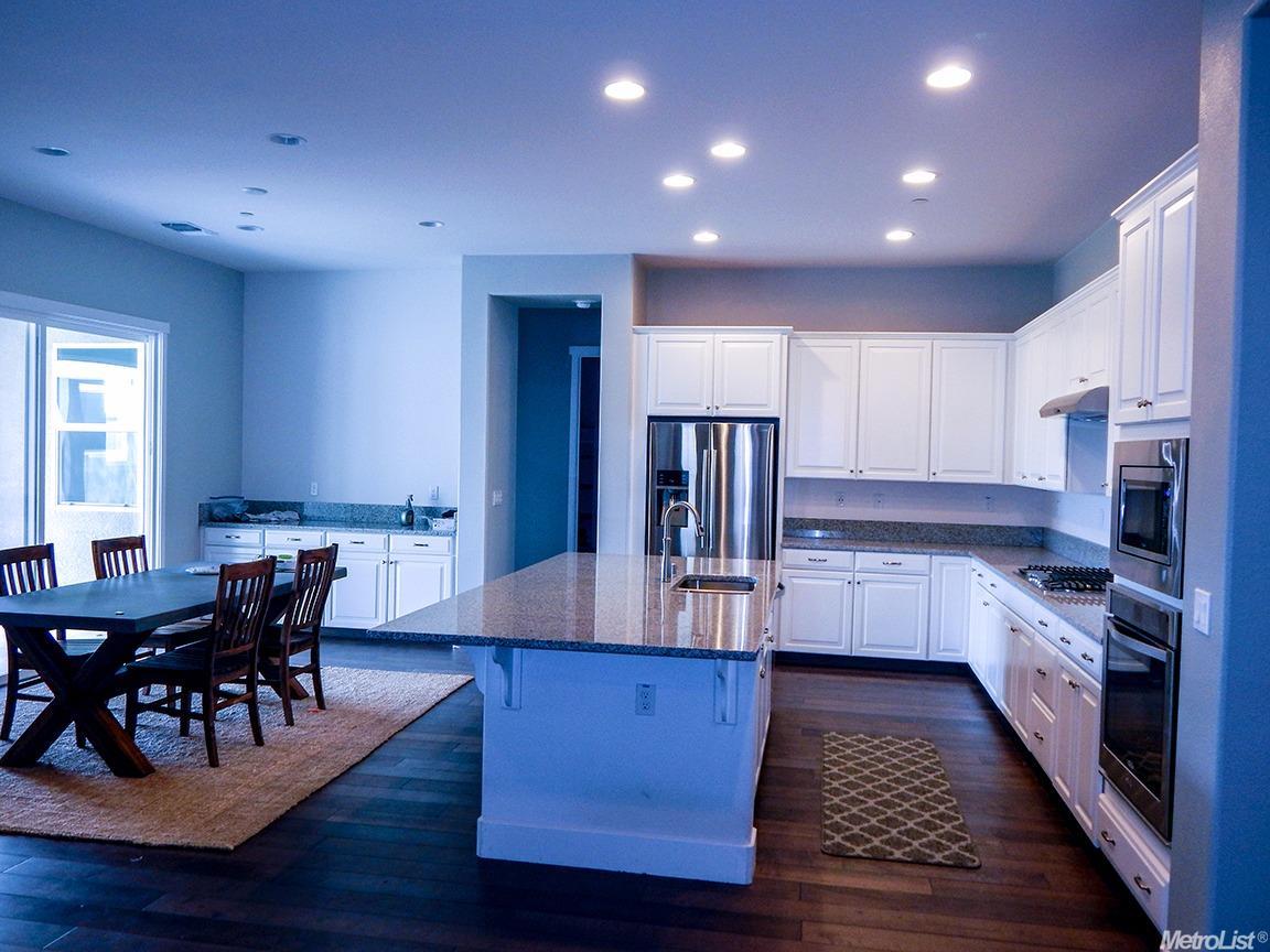 372 N Gemstone Ln, Ripon, CA 95366 photo 3