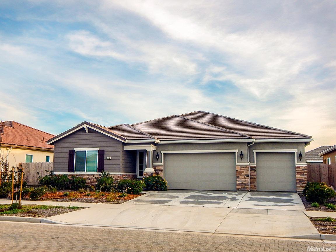 372 N Gemstone Ln, Ripon, CA 95366 photo 1