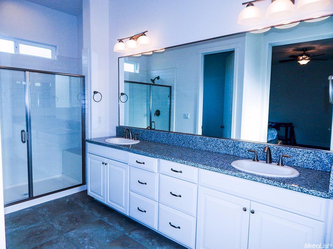 372 N Gemstone Ln, Ripon, CA 95366 photo 4