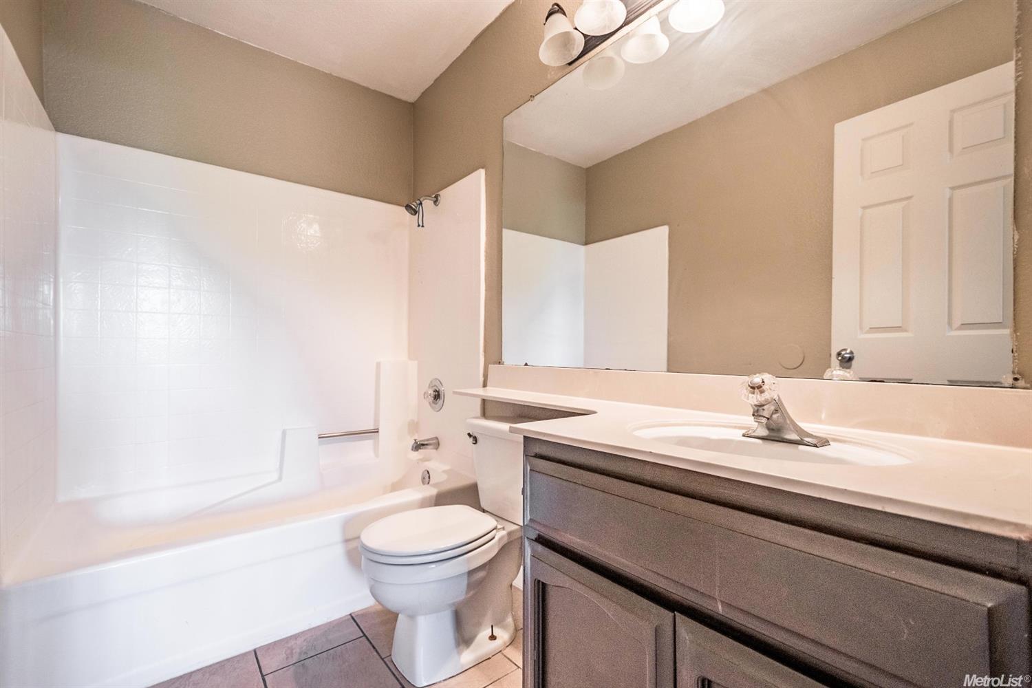1737 Chesapeake Ave, Modesto, CA 95358 photo 13